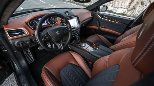 MASERATI Ghibli  Ghibli Limousine Mansory Tuning  MASERATI Ghibli  Ghibli Limousine Mansory Tuning