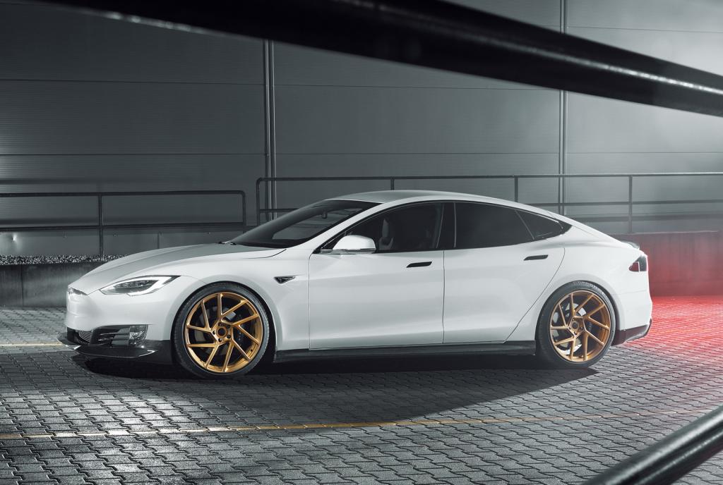 TESLA Model S Model S Novitec Tuning TESLA Model S Model S Novitec Tuning