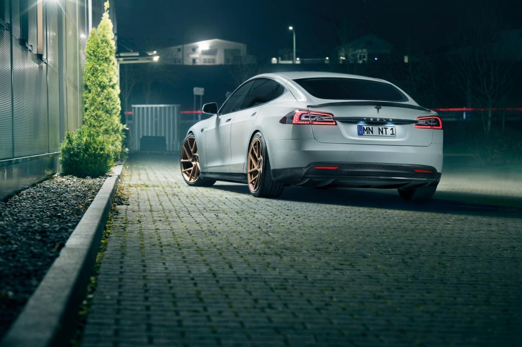 TESLA Model S Model S Novitec Tuning TESLA Model S Model S Novitec Tuning